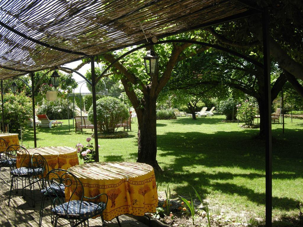 Caderousse Bastide Des Princes B&B מראה חיצוני תמונה